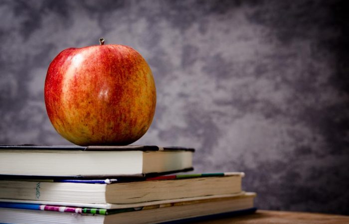 Best 7 tips to help teachers survive report-writing season
